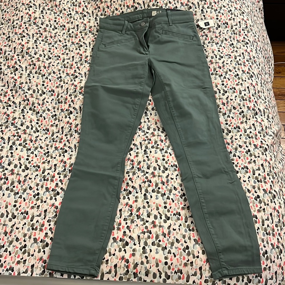 Gap Modern Stretch Skinny Crop, mid rise, size 4.